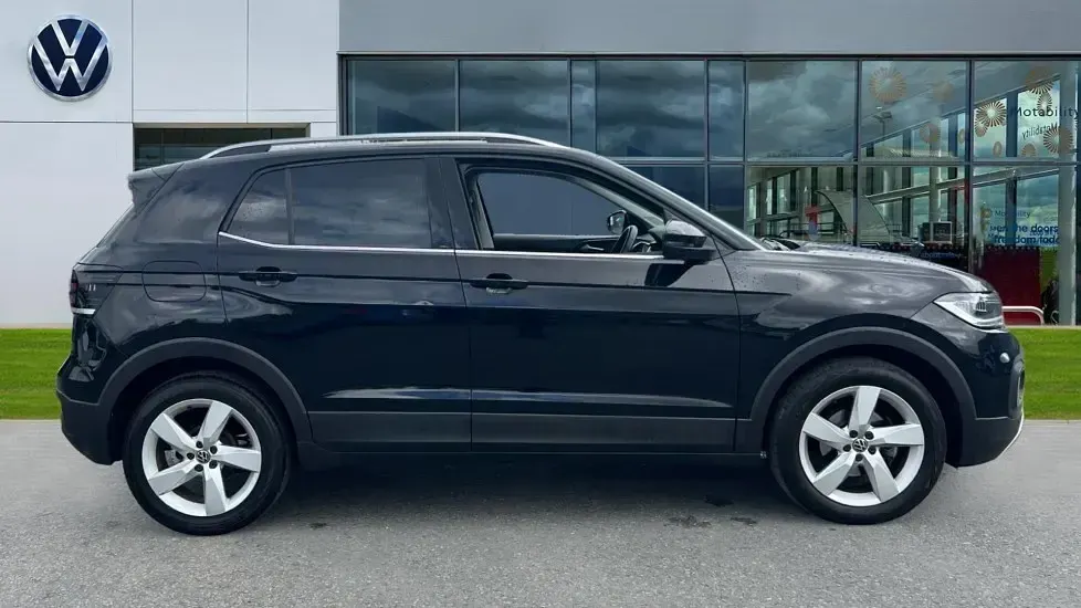 Used VW T-Cross SEL 150 HP (110 kW) 2023 Deep black pearl SUV