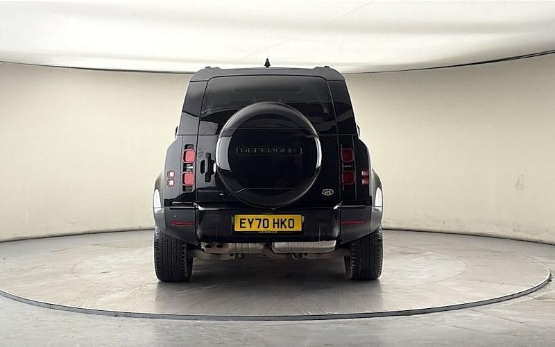 Used Land Rover Defender SE 200 HP (147 kW) 2020 Santorini black SUV
