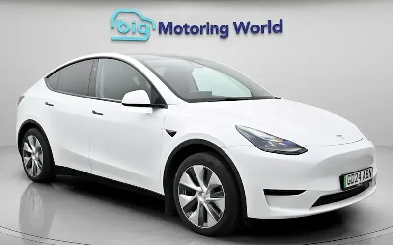 Used Tesla Model Y Standard Range 219 kW (299 HP) 2024 SUV