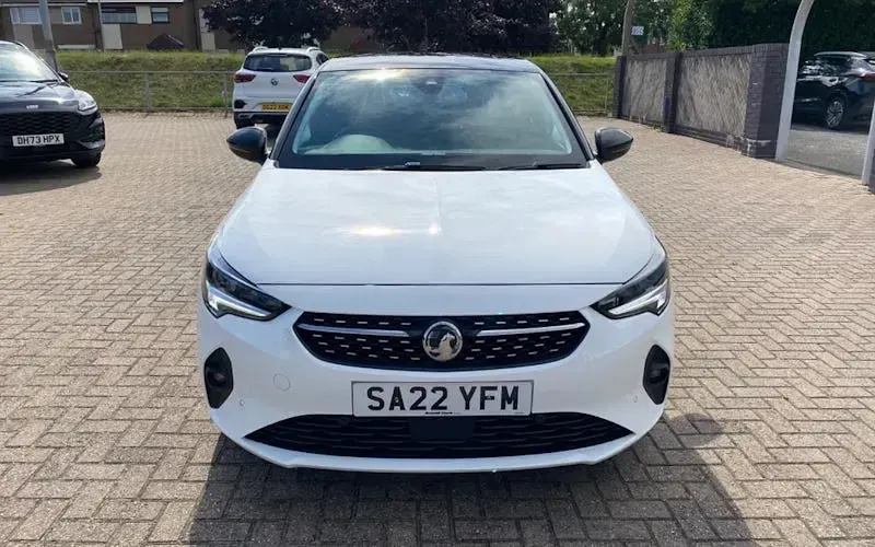Used Vauxhall Corsa Edition 101 HP (74 kW) 2022 White Hatchback
