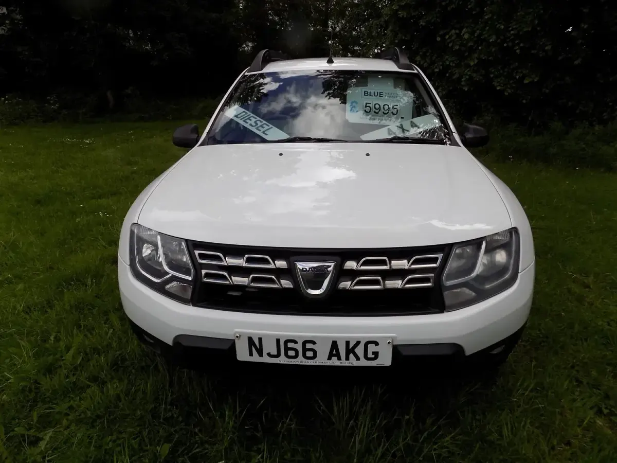 Used Dacia Duster Ambiance 110 HP (80 kW) 2016 White SUV