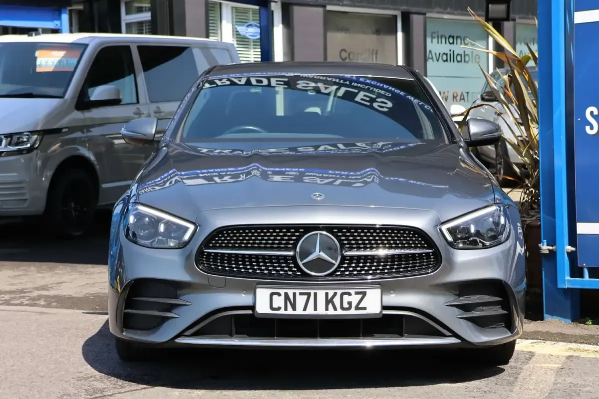 Used Mercedes E300 AMG line 306 HP (225 kW) 2021 Grey Sedan
