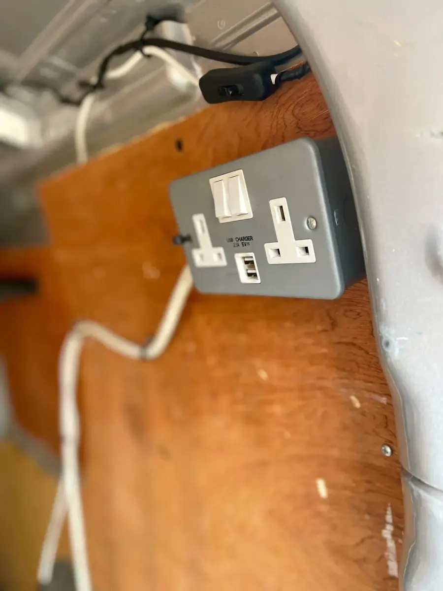 Usado Ford Transit Connect 100 HP (73 kW) 2018 Prateado Monovolume