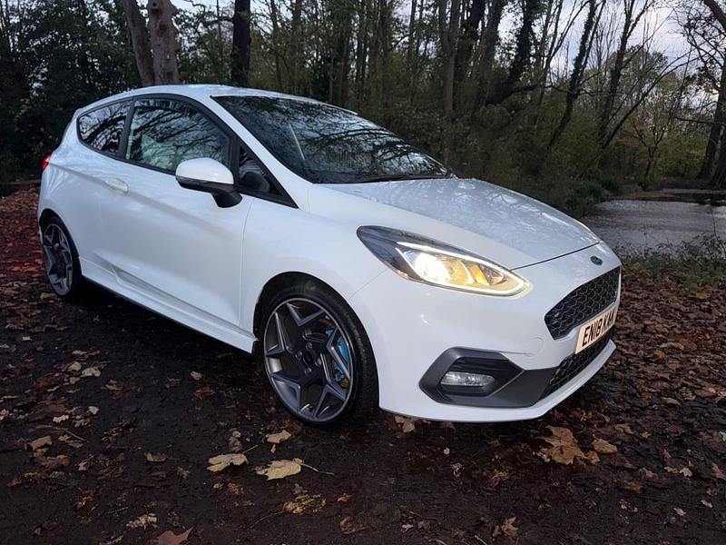 White Used 2018 Ford Fiesta ST Hatchback | £8,995 (Super price) - Image 1/4