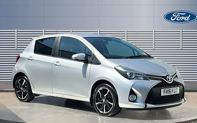 Used Toyota Yaris Design 99 HP (72 kW) 2016 Hatchback