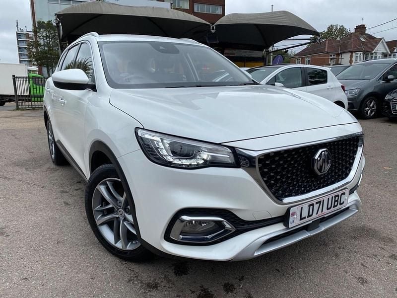 White Used 2021 MG HS Excite SUV | £13,995 (Fair price) - Image 1/4