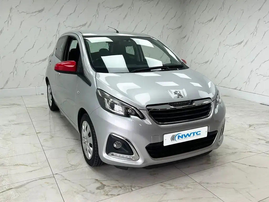 Used Peugeot 108 Active 72 HP (52 kW) 2020 Silver Hatchback