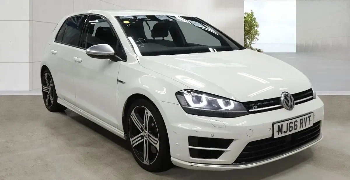 Used VW Golf VII R 310 HP (228 kW) 2016 White Hatchback