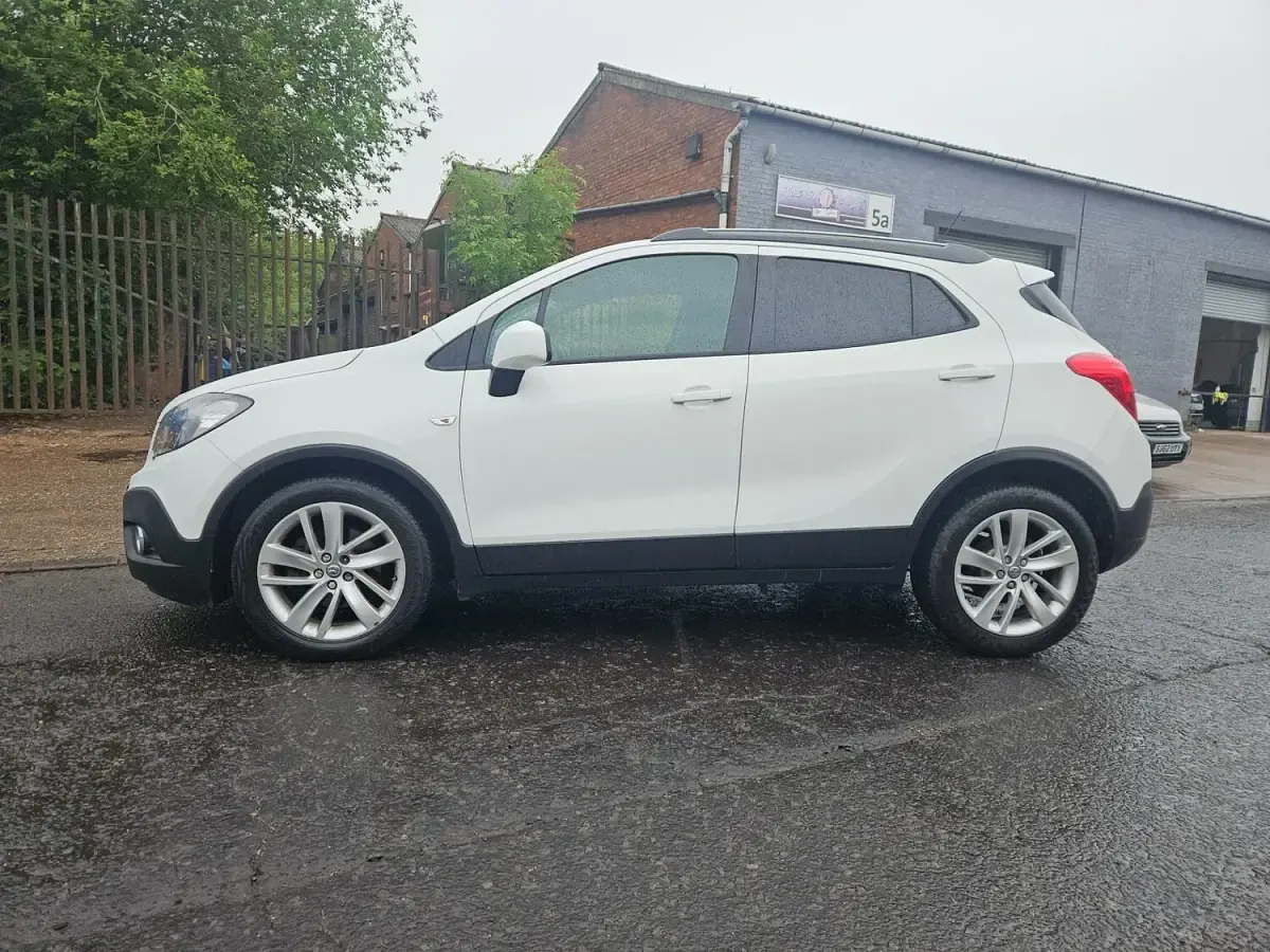 Used Vauxhall Mokka 140 HP (102 kW) 2016 White SUV