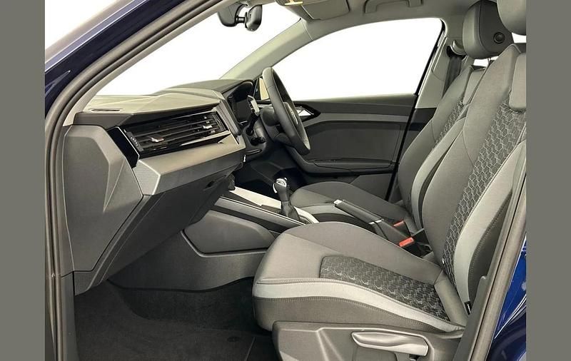 Used Audi A1 Sport 113 HP (83 kW) 2025 Blue SUV