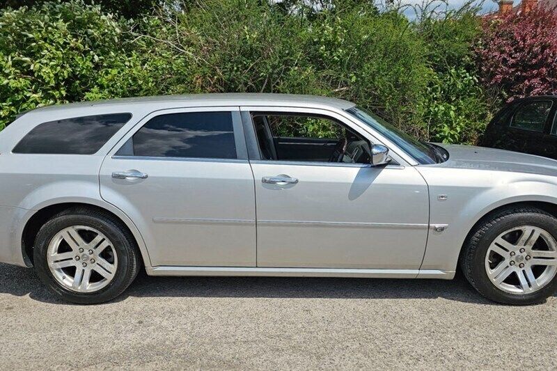 Silver Used 2006 Chrysler 300C Touring Estate | £3,895 (Fair price) - Image 1/1