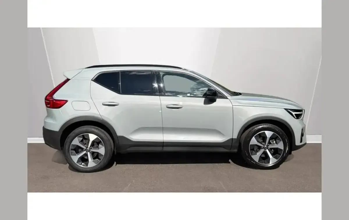 Used Volvo XC40 Plus 197 HP (144 kW) 2025 Grey SUV