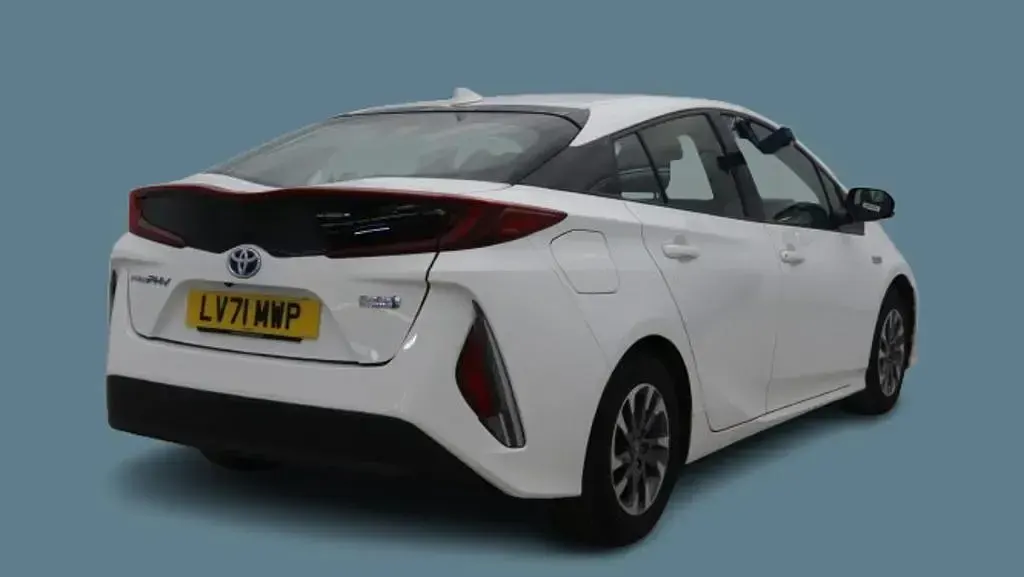 Used Toyota Prius Business Edition 122 HP (89 kW) 2021 White Hatchback