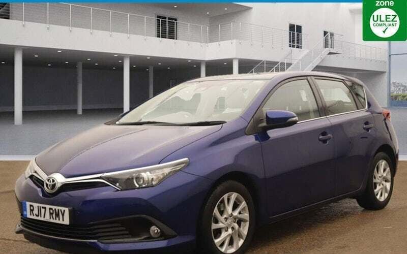 Blue Used 2017 Toyota Auris Hatchback | £11,000 (Fair price) - Image 1/4