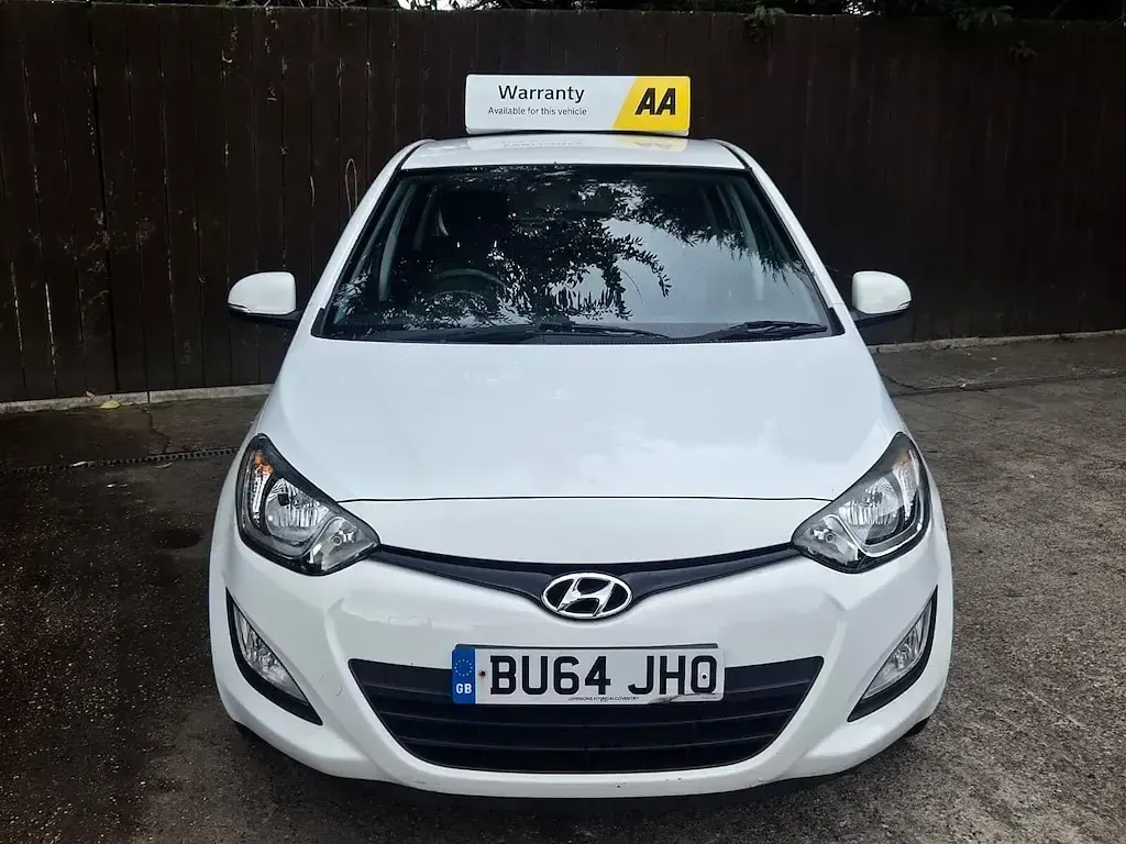 Used Hyundai i20 Active 99 HP (72 kW) 2014 White Hatchback