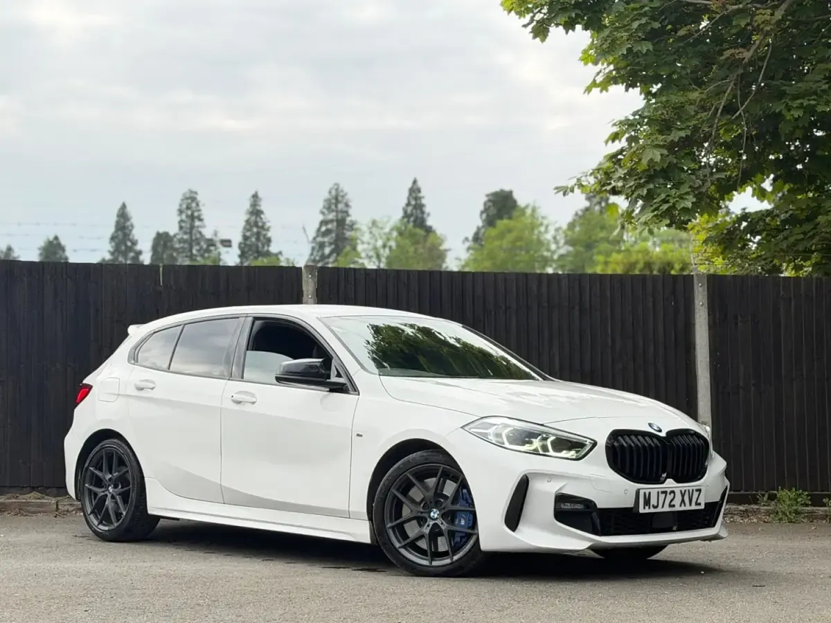 Usado BMW 118 M Sport 2022 Branco Citadino