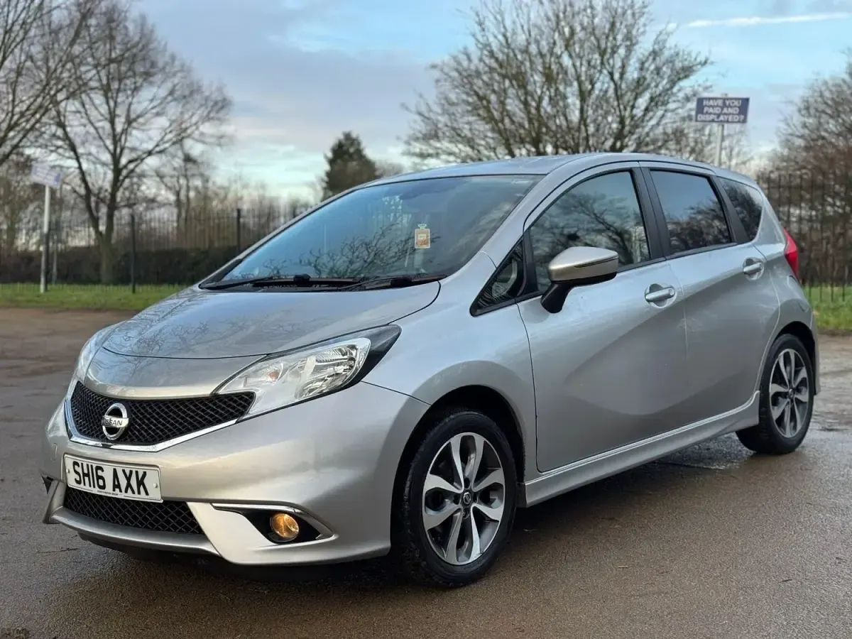 Używany Nissan Note N-TEC 80 KM (58 kW) 2016 Srebrny Hatchback