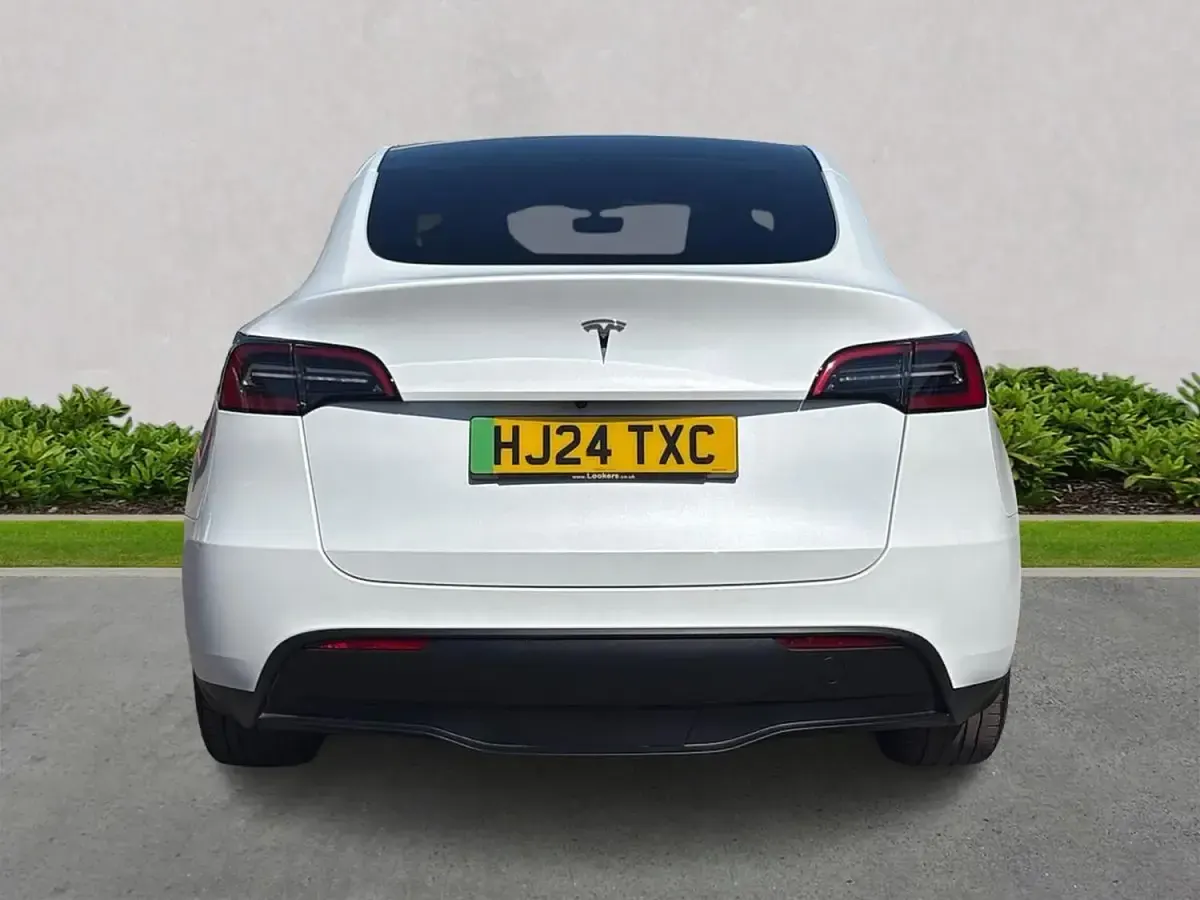 Używany Tesla Model Y RWD 254 kW (346 KM) 2024 Biały SUV
