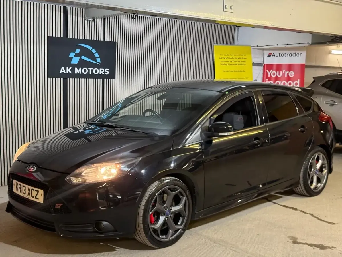 Used Ford Focus ST 250 HP (183 kW) 2013 Black Hatchback