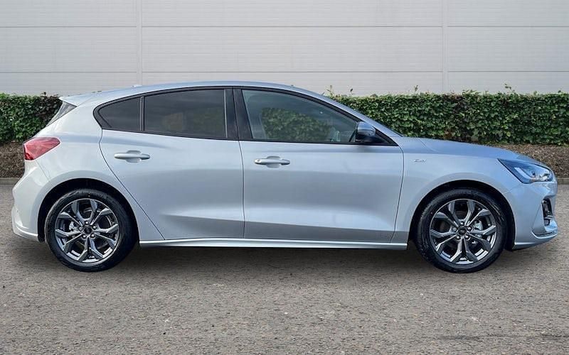 New Ford Focus ST-Line 155 HP (114 kW) 2025 Hatchback