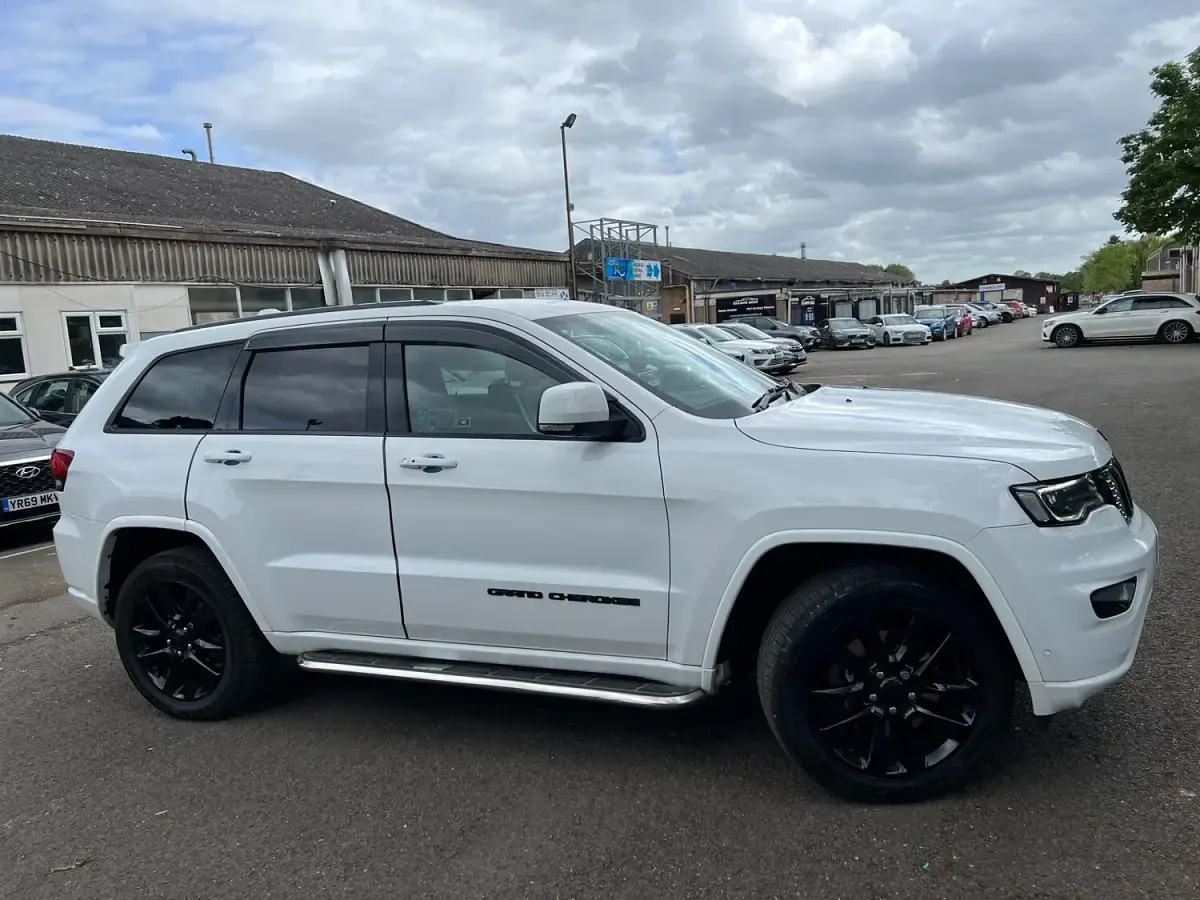 Used Jeep Grand Cherokee Night Eagle 250 HP (183 kW) 2018 White SUV