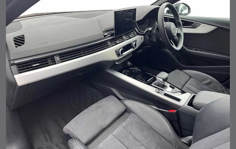 Usado Audi A5 Sportback S-Line 161 CV (118 kW) 2022 Negro Utilitario