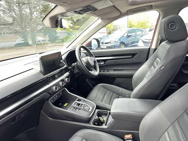 Used Honda CR-V Advance 184 HP (135 kW) 2024 Red SUV