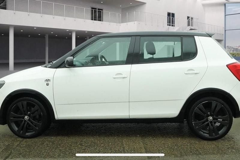Used Skoda Fabia Monte Carlo 105 HP (77 kW) 2014 White Hatchback
