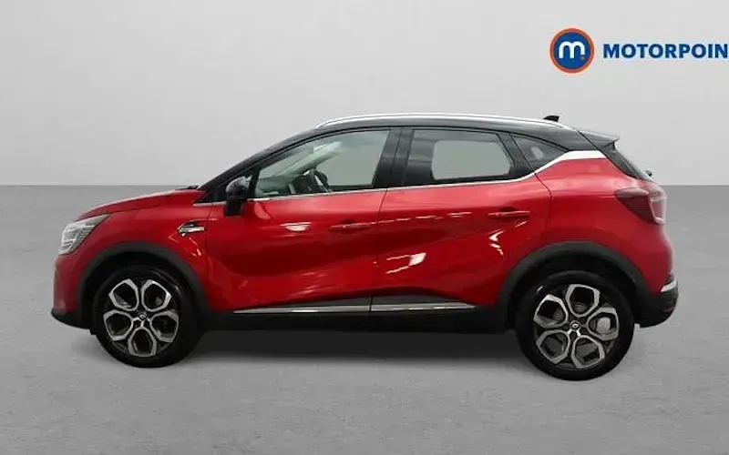 Used Renault Captur Techno 91 HP (66 kW) 2024 Red/black SUV