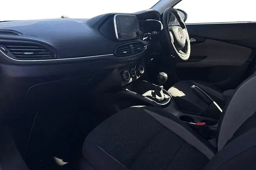 Used Fiat Tipo Lounge 118 HP (86 kW) 2019 Blue Estate