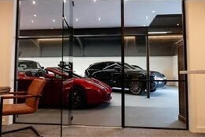 Red Used 2015 Porsche Macan Turbo SUV | £25,400 (Fair price) - Image 1/1