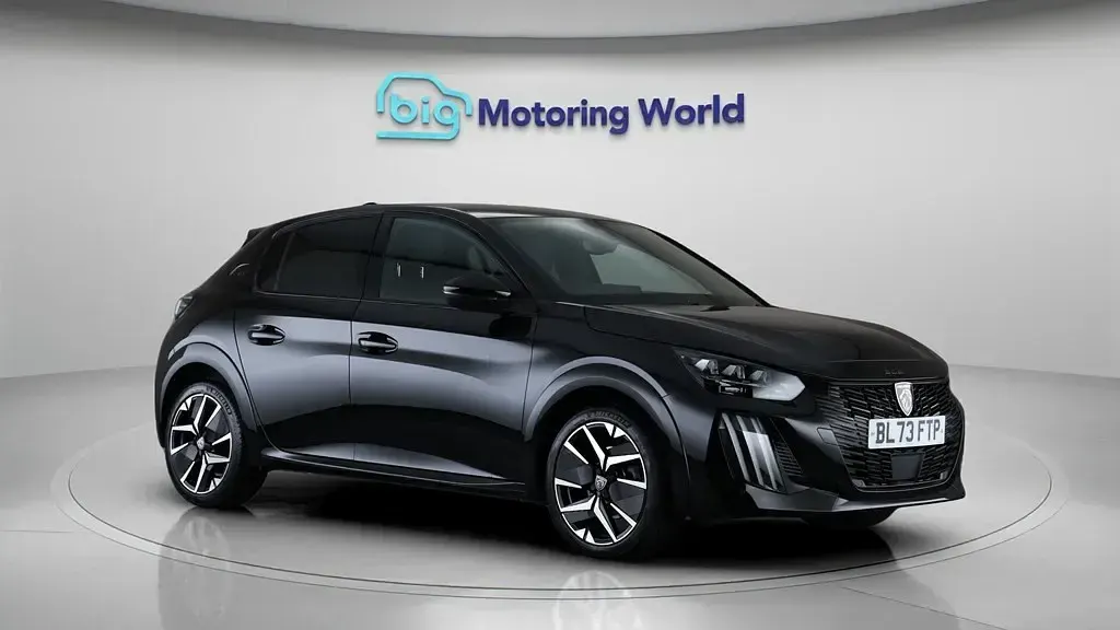 Second-hand Peugeot 208 GT 100 CP (73 kW) 2024 Negru Hatchback