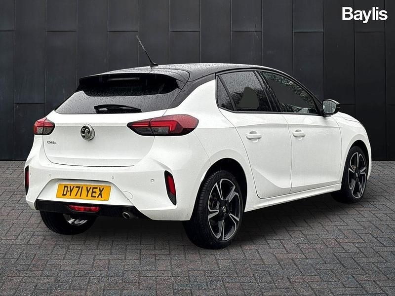 Used Vauxhall Corsa SRi 101 HP (74 kW) 2021 White Hatchback