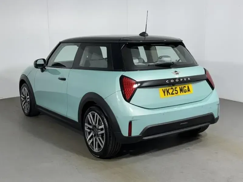 New Mini Cooper Hatch 113 kW (154 HP) 2025 Green Hatchback