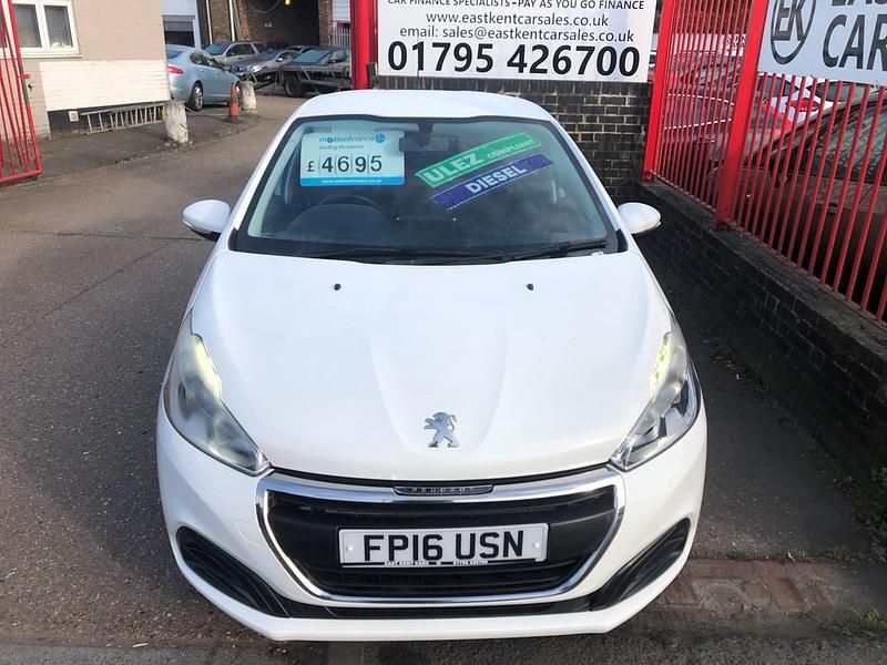 Used Peugeot 208 Active 2016 White Hatchback