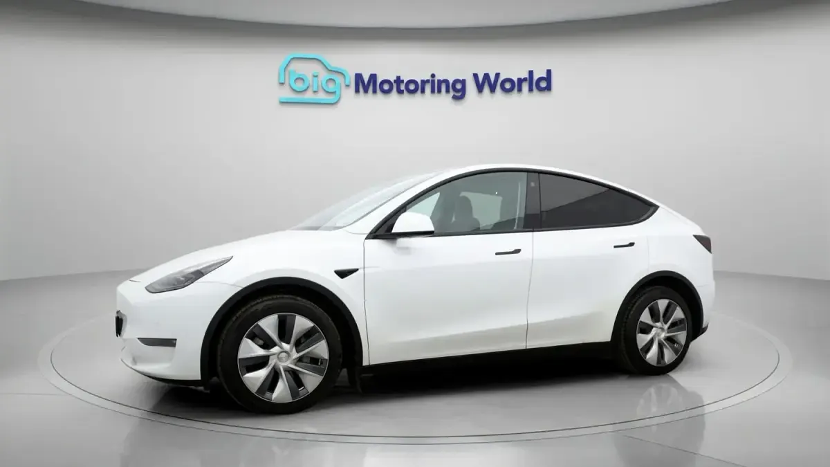 Used Tesla Model Y Long Range AWD 378 kW (514 HP) 2022 White SUV