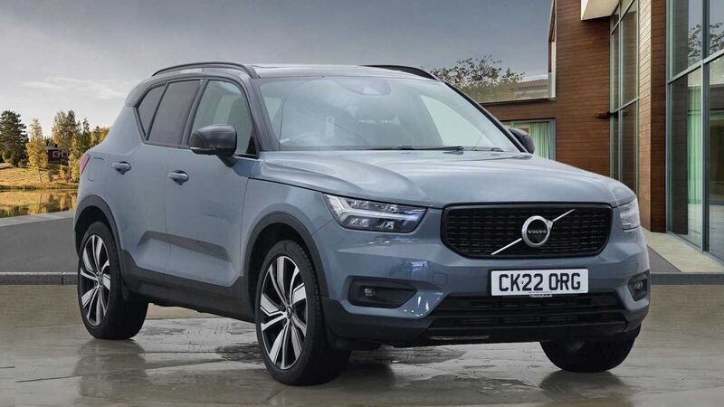 Used 2022 Volvo XC40 R-Design Pro SUV | £27,690 (A bit pricey) - Image 1/2