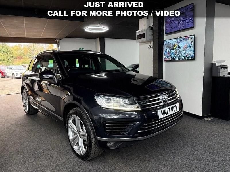 Black Used 2017 VW Touareg R-line Plus SUV | £17,995 (Fair price) - Image 1/4