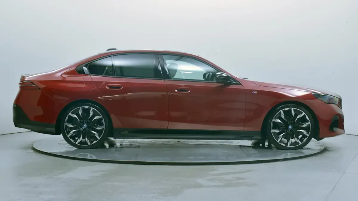 Used BMW i5 Shadowline 442 kW (601 HP) 2024 Red Sedan