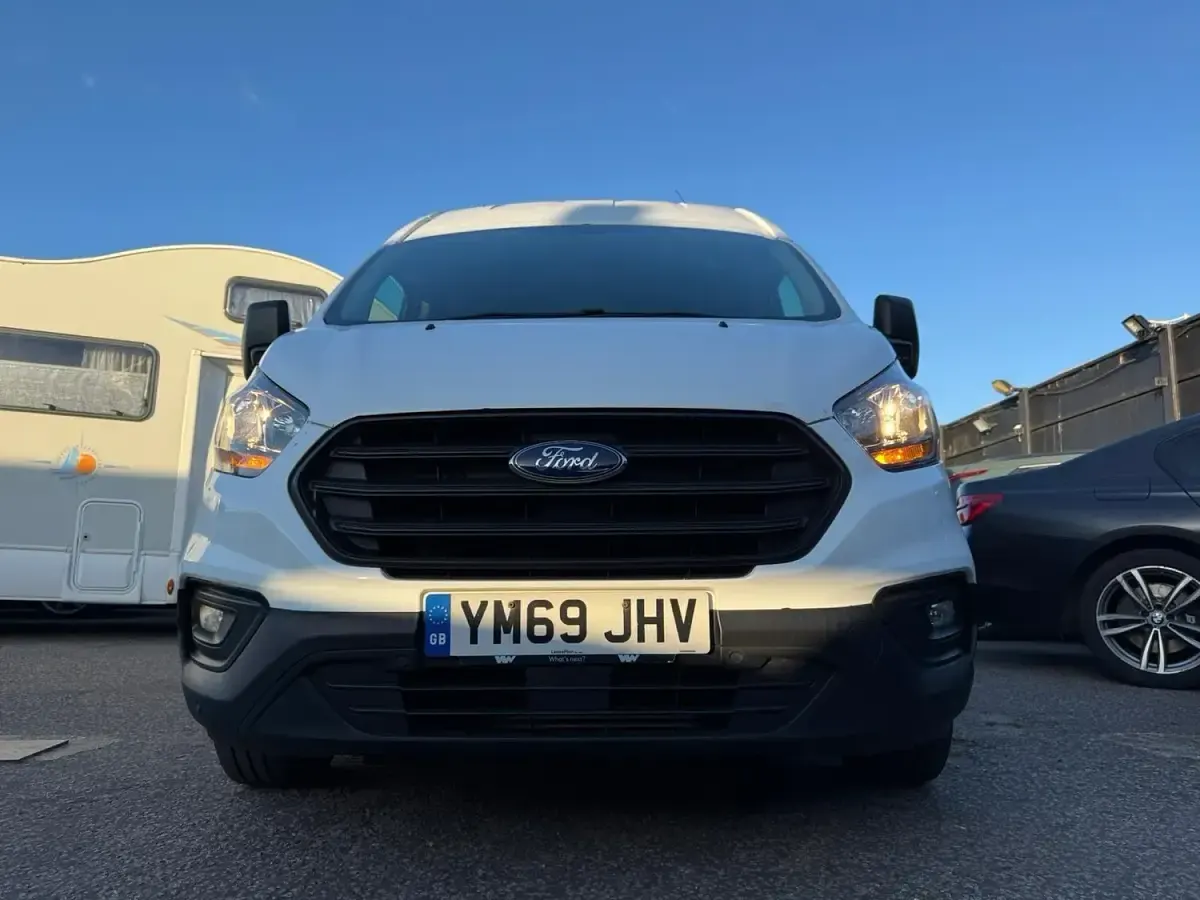 Used Ford Transit Custom S 105 HP (77 kW) 2020 White Van
