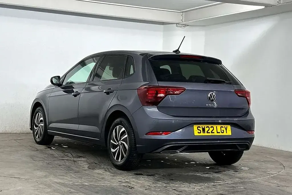 Używany VW Polo Life 95 KM (69 kW) 2022 Szary Hatchback