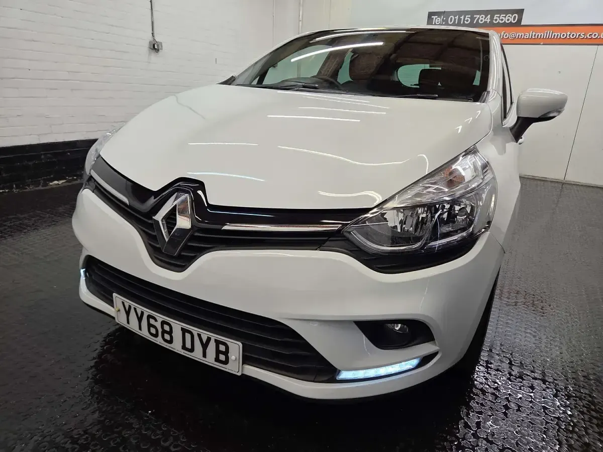 Used Renault Clio Iconic 2018 White Hatchback