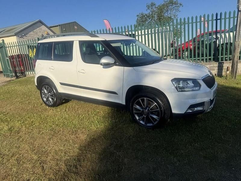 White Used 2017 Skoda Yeti SE Drive SUV | £12,295 (Fair price) - Image 1/4
