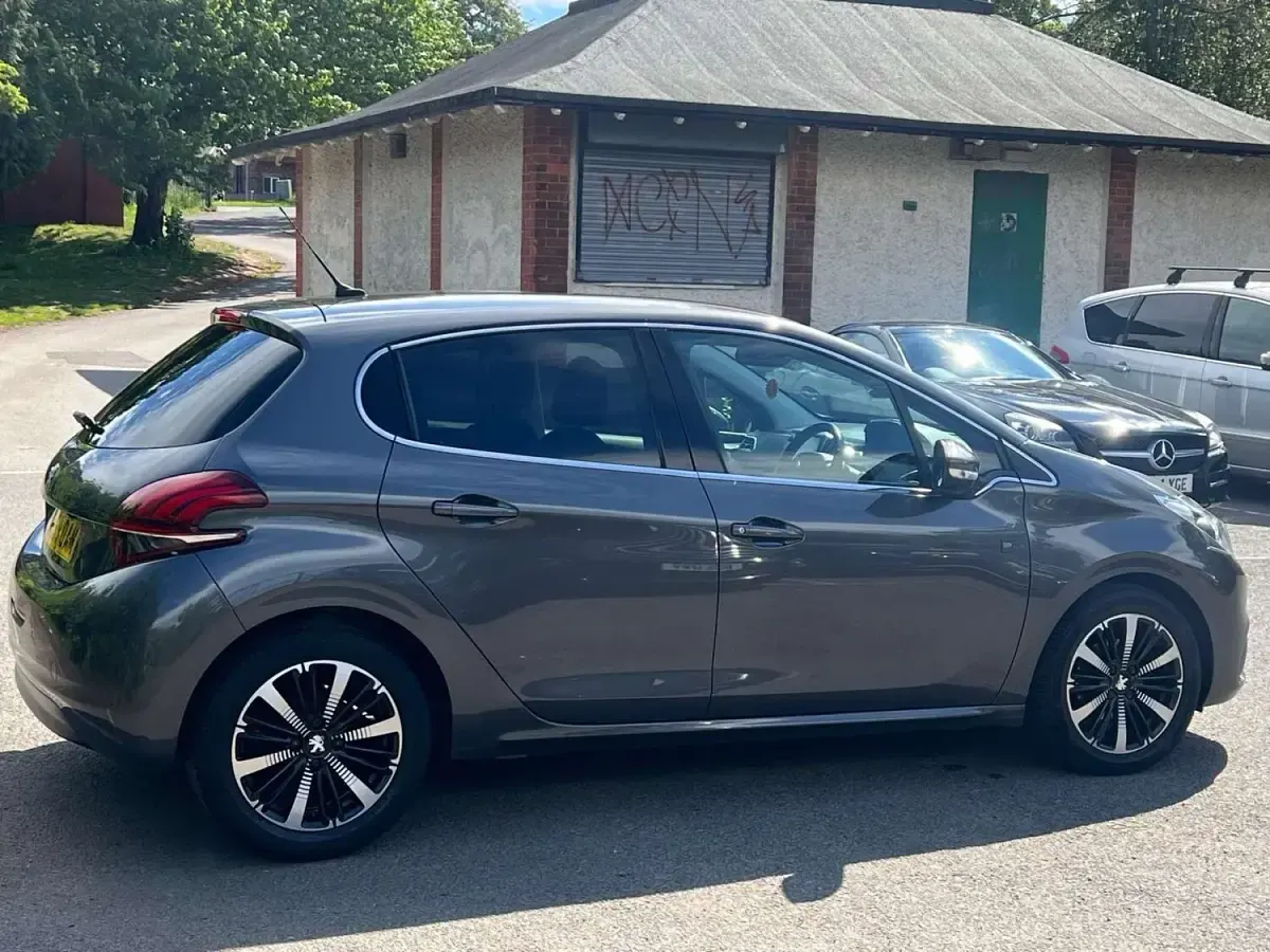 Used Peugeot 208 S 82 HP (60 kW) 2019 Grey Hatchback