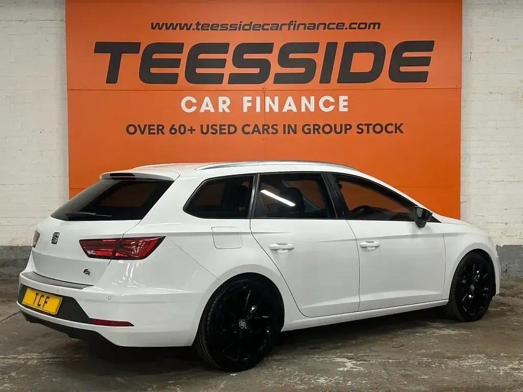 Used Seat Leon FR 150 HP (110 kW) 2017 White Estate