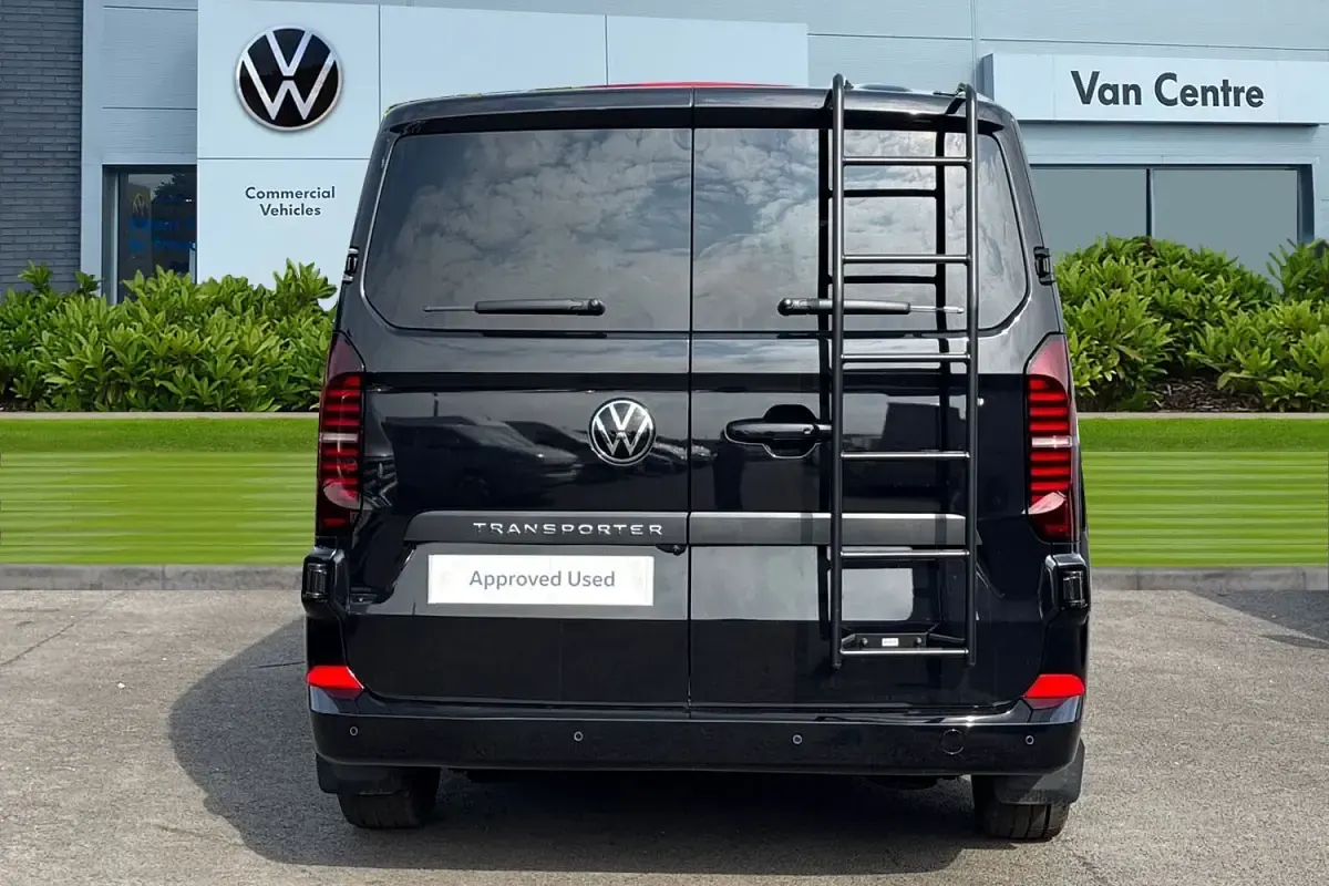 Nowe VW Transporter Pro 170 KM (125 kW) 2026 Czarny Van