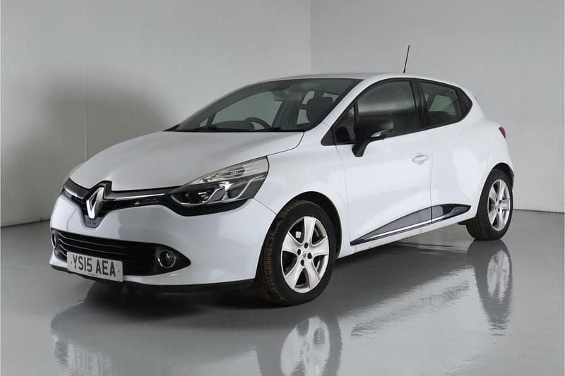 Used Renault Clio IV Dynamique 75 HP (55 kW) 2015 White Hatchback