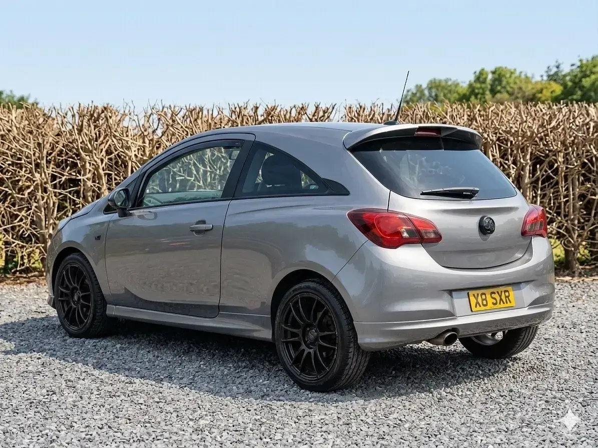 Used Vauxhall Corsa Edition 88 HP (64 kW) 2015 Brown Hatchback