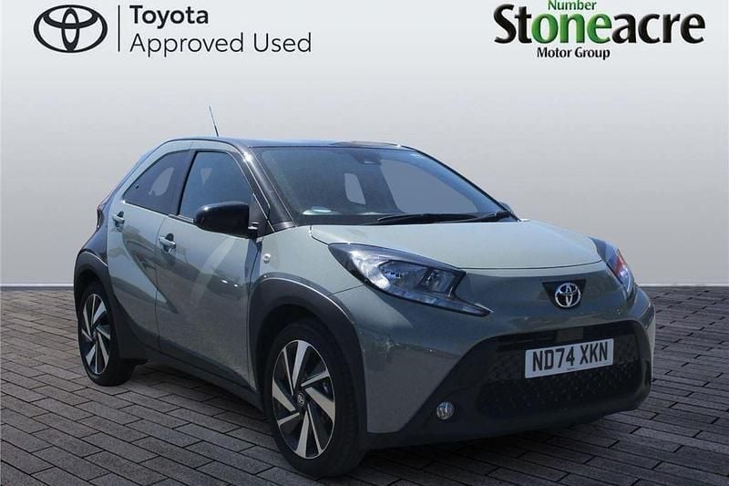 Green New 2025 Toyota Aygo Hatchback | £15,000 (Fair price) - Image 1/4