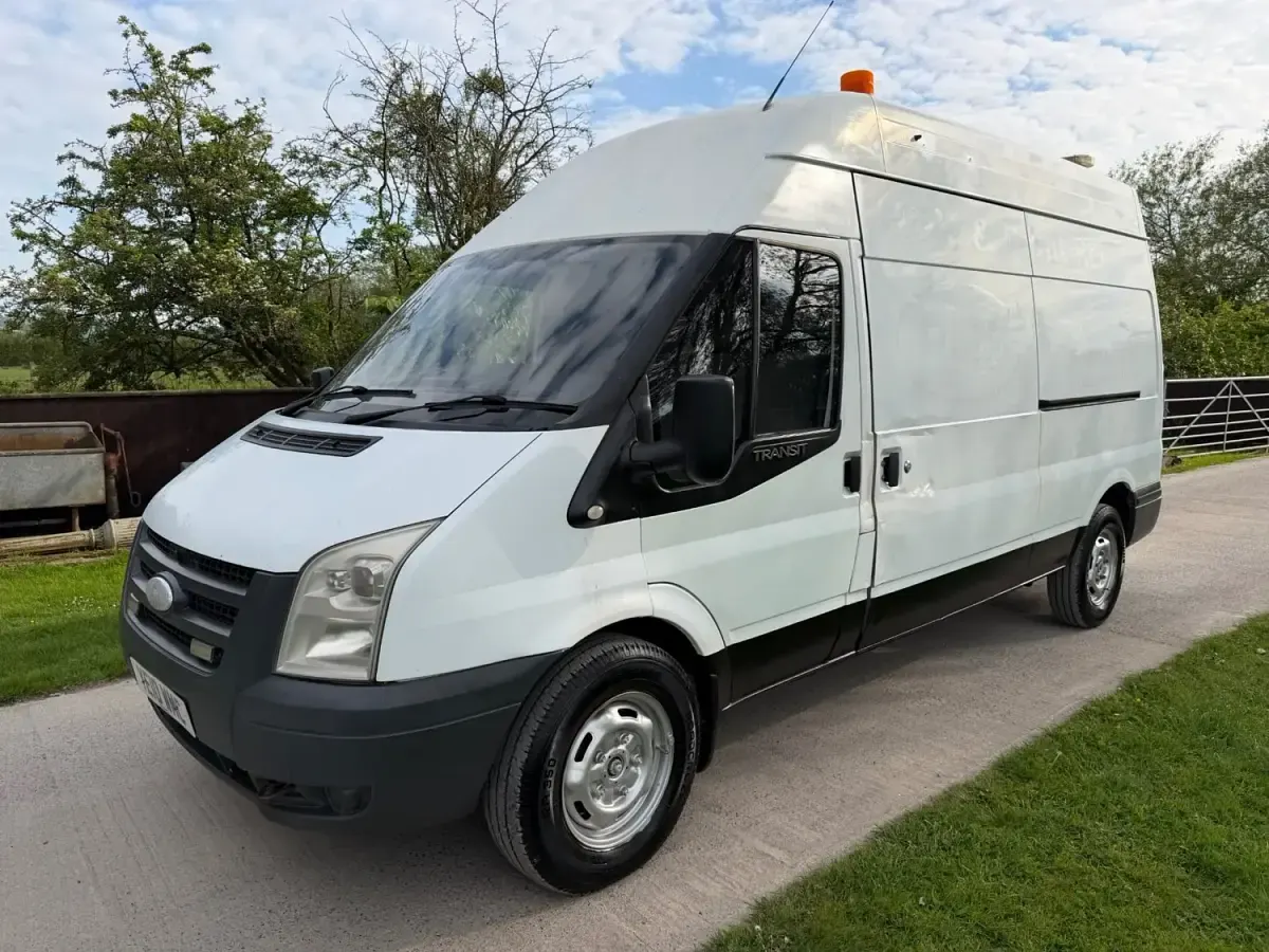 Usado Ford Transit 100 CV (73 kW) 2010 Blanco Van